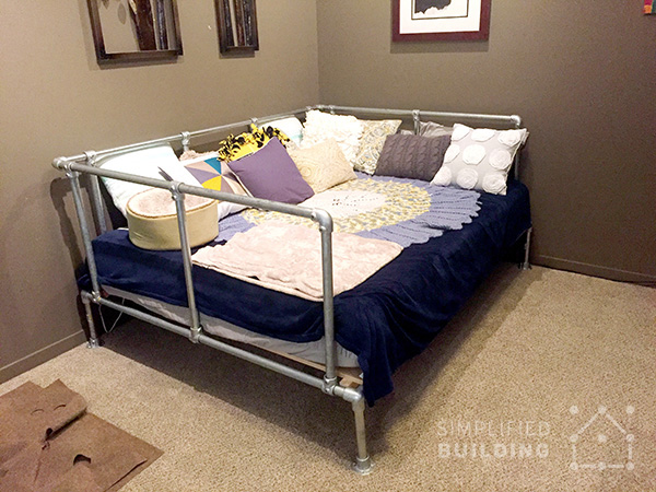 47 Diy Bed Frame Ideas Built With Pipe, How To Make A Queen Bed Into Daybed